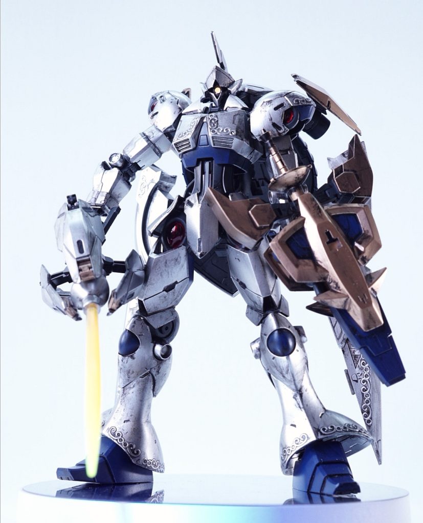 ギャンの騎士モチーフをより出してみようと思ったらこうなりました。突撃脳の泥臭ーい騎士にしたくて、キツめに汚しを入れてみました。