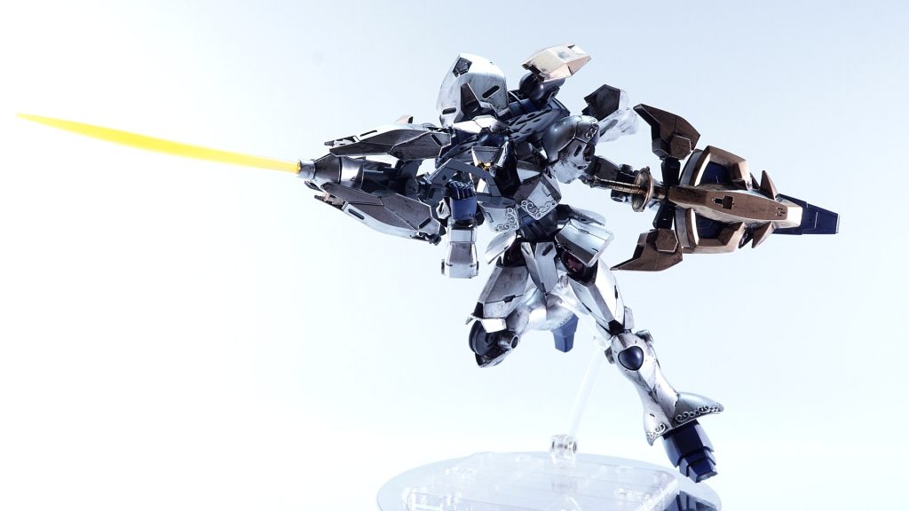 カラーは騎士ガンダムを参考にしてあります。元のギャンのキットがめちゃくちゃ有能だったので、可動とかあんまり考えなくてよかったのは助かりました。