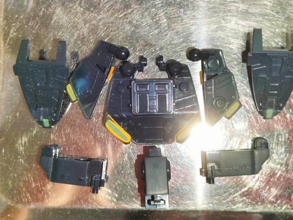 破損にビビりまくって、肉抜き穴埋めと合わせ目消しは見えそうな所だけやってます。最後に…… 弟によるとHGUCもヒドイらしいので人間らしいF91が欲しい方はMG ver.2.0のF91をオススメします！  