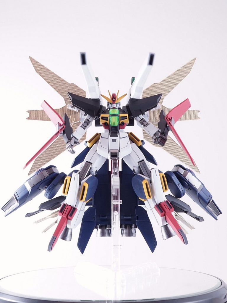 【ミキシングバトルGBF10周年記念ルール】・ビルドファイターズ&ビルドファイターズトライに登場した機体又はそのベースとなった機体のキットをひとつ、対戦相手に渡す。・キットを受け取ったら、自由に選択したガンプラと、カスタムパーツを1個ずつ、自分で用意する。・その3つを組み合わせ、一体のミキシングガンプラを完成させて披露する。今回ダブルゼータを受け取ったわけですが、かなり自由度が高くて逆に困るということに。でもプランが決まりさえすればあとは制作一直線だったので、かなり気楽に楽しく作らせてもらえました。