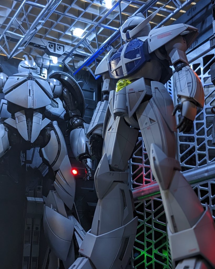 この2体が並んでいるところを見たかったッ！恐らく全ガンダムシリーズで最凶の揃い踏み。