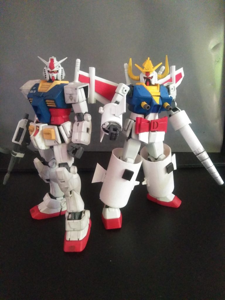 そんな訳で「存在確認」が取れたので、本家と並び立ちますね✨😊「ガンガル」は1980年代に「東京マルイ」社より商品展開されました。             何に対してパチったかは最早 語る迄もありませんね😏