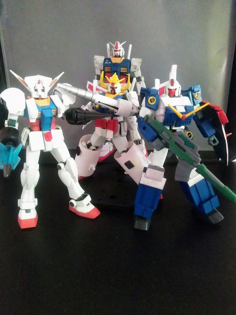 最後に「本家」と「三銃士」にて😍           こうして見ると結構違うなぁ🧐           まぁ、似てるかドウカは置いといて😋あっ!自分 「コンナニ知ったかぶって」記事書いたけど「アニメ ケロロ軍曹」は未視聴です😤(…漫画は読んだけど😏)