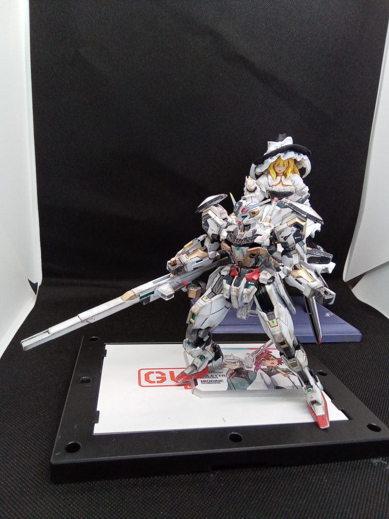 純白のキャリバーンは格好良いですが魔女+箒といえば・・と個人的な好みで白+黒+金色に塗装してみました