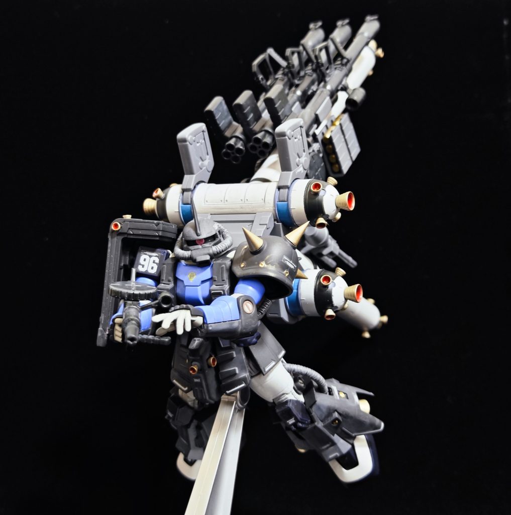 背負いものカッコいいけど飾る方法が限られる…