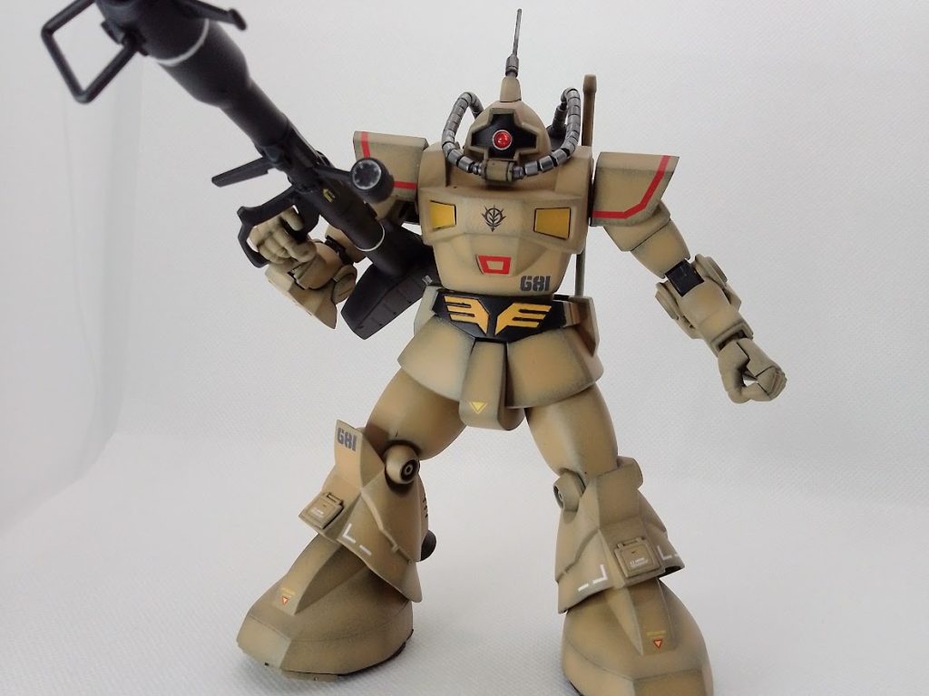 塗装後に後ハメした加工つした膝をはめたとたんに片足のパーツがつなぎ目からパカッと割れてしまいましたが、そっと接着して箱に入れてみないことにしました古いキットでも経年環境によってはデカールが使えるものもあるので、安く購入できる機会が合ったらもう1台購入してで腕にデカールを貼りたいところです