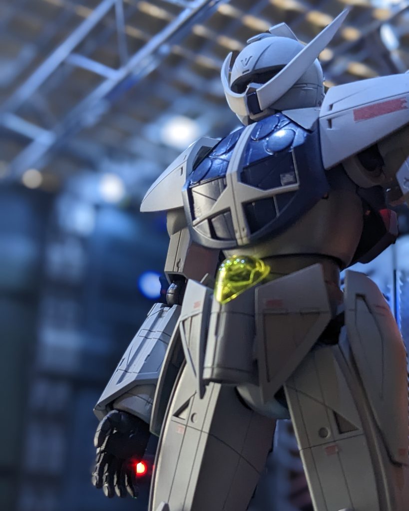 アップショット。機体の赤と黄色は廃して、よりホワイトドールのイメージで製作。