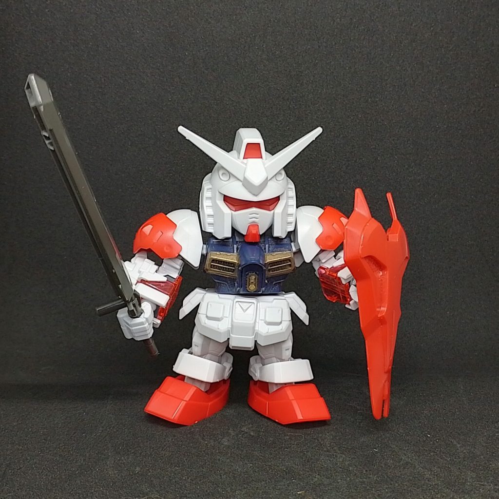 (10/10)ベースパーツの最終組合わせ(すべてSDEXを使用):頭部+下半身:ガンダム肩:バルバトスルプス(カリバーンの残りのパーツ)腕:ユニコーン(カリバーンの残りのパーツ)胸:ストライクフリーダム(GBWCHK2018「虹龍」の残りパーツ)シールド:サザビー(サザビー司令官の残りのパーツ)