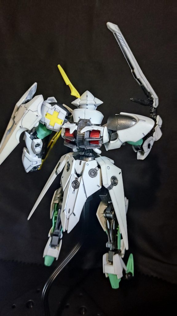 ポーズを少し変えて、バックショット。設定画を見ながら若干塗分けしました。