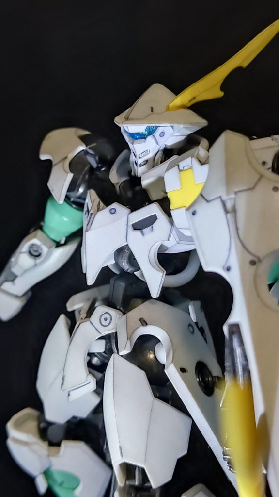 素体の出来がいいので、組むだけでも十分カッコいいですね。