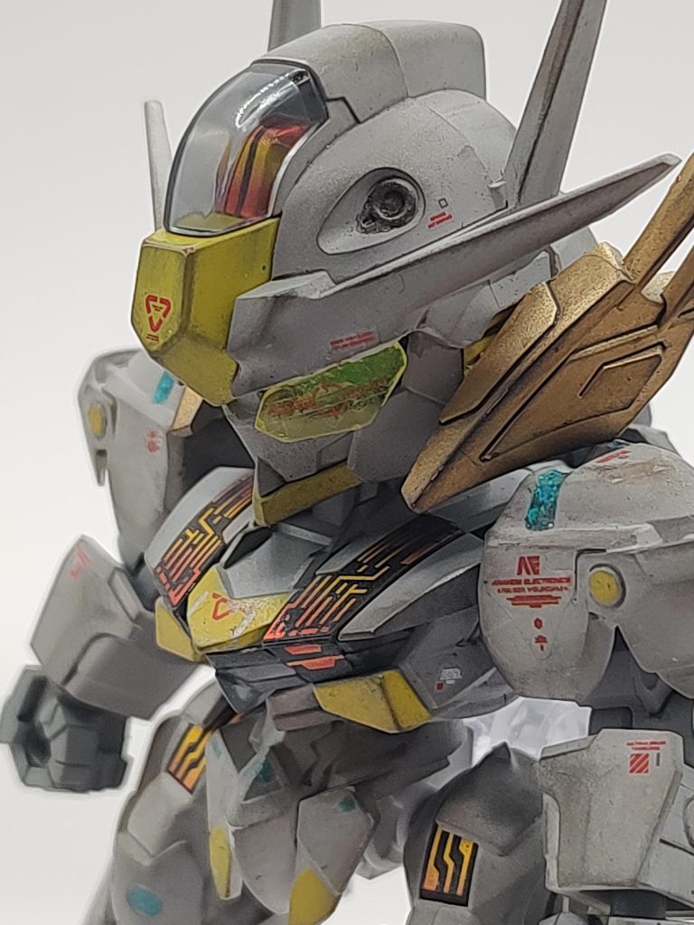 スカウターみたく、サイトをつけたくてランナー削って丁度良い半円のMGエクリプスのシールを2枚貼って照準にしました