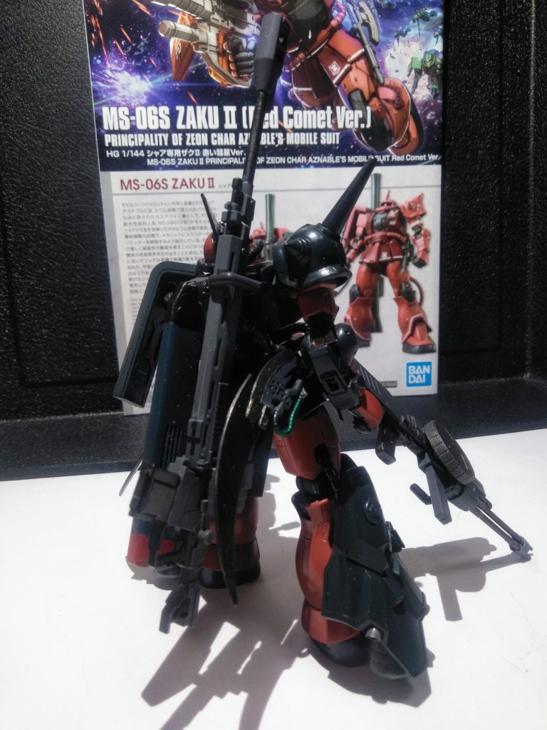 『スクランブル中隊所属 ブ・ルート曹長』は追撃駆逐隊隊員です。なので搭乗MSは｢駆逐隊仕様｣となります。(そんな部隊があるか知らんけど😏)　　　　　　　　　　　　　　あっ！リアアーマーにも大型並列式スラスターが在ります😤 この角度じゃ、見えんけど😣中隊名の｢スクランブル｣は｢混ぜて一つに｣という解釈でお願い致します🙇