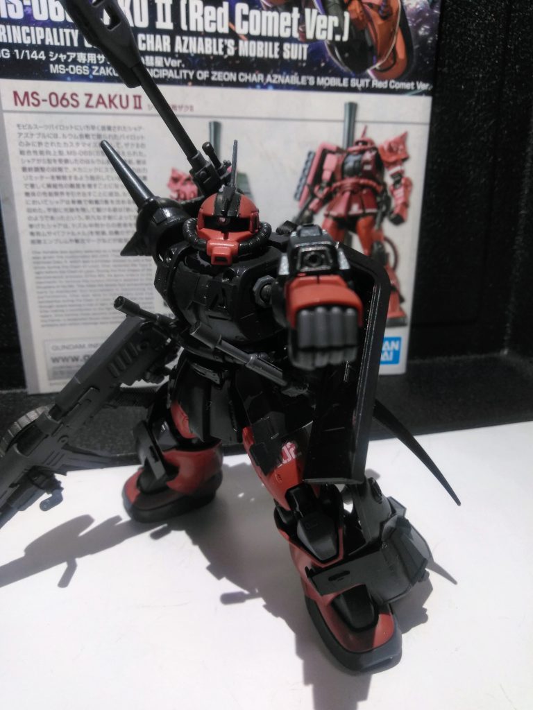 ｢ゲルググ イェーガー要素｣のアピールの為に｢腕部速射砲 ×2 ｣を設置🤗　　　　　　　　　　　　　　後頭部にも｢ゲルググ要素｣で謎の鶏冠をくっ付けてみました😋