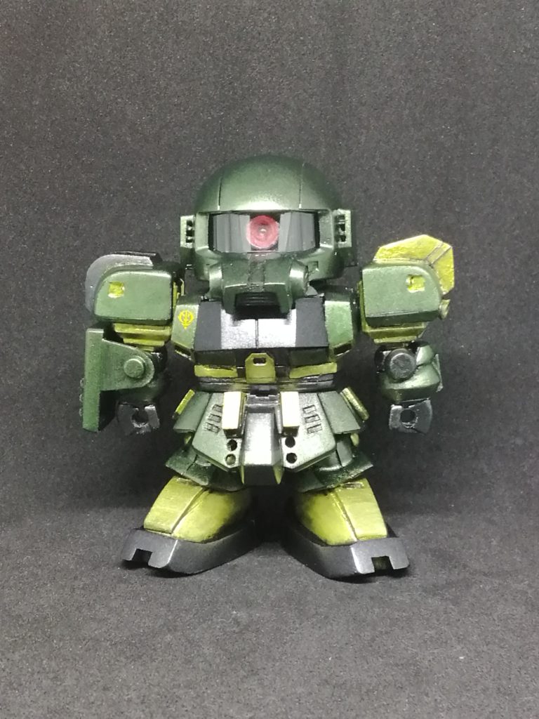 塗装は前回の黒い三連星ザクと同じく、Gジェネ登場のイメージでメタリックカラーを使って塗装してみました♪