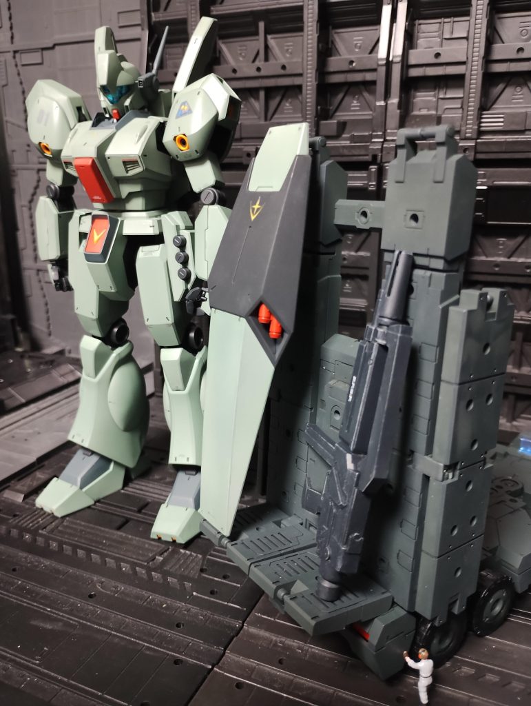 搬送車輌は３０MMを塗装したものです。