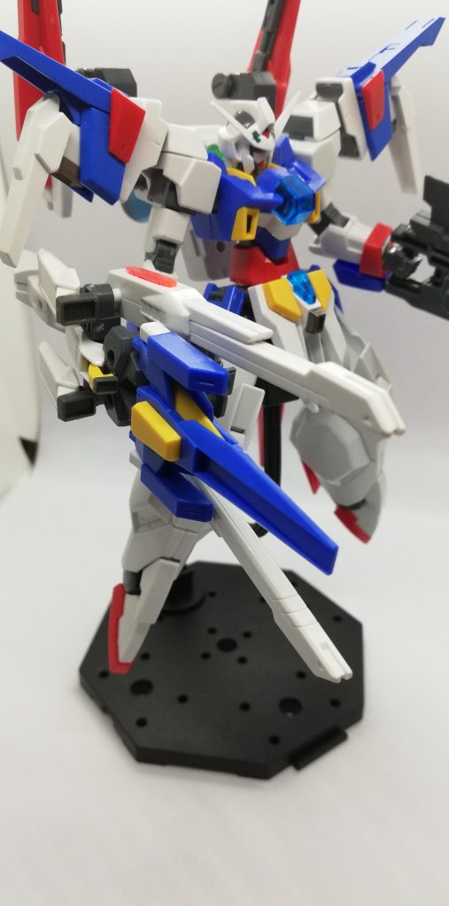 レールガンを仕込んだシールドストライダー