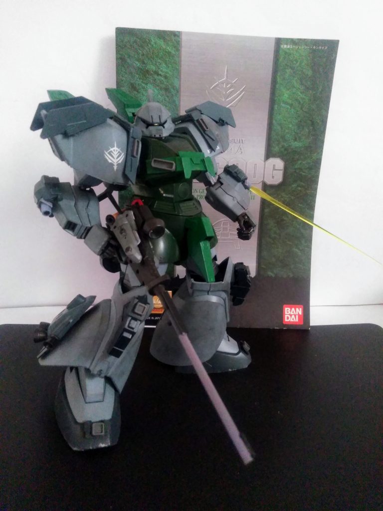 腕部武装は｢ビーム スポットガン / ビーム トンファー｣と云うことでお願いします😭✨　　　　　　この時期の流行りでしょうから😋自分の認識では｢トンファー は前腕位の長さの棒状のモノで殴りつける｣と云う固定概念を持っているのですが｢なんで、サーベルって表記しないん❓｣と常々 腑に落ちないで悶々としています🤔　