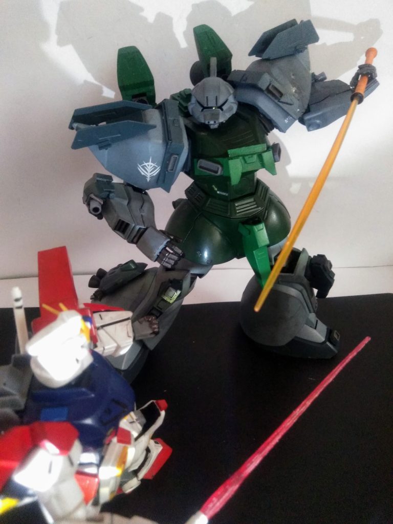 ｢スーパーファミコン版｣で｢フォーミュラ ガンダム  F91｣と云うタイトルが在りました🧐ソコに登場する｢リファイン ゲルググ｣がメチャクチャ強かったような記憶があります😏ソコには｢F 90 Ⅱ｣は居ませんが😔