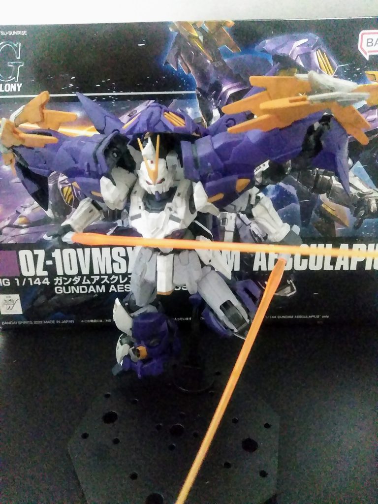 ハイ。今回も逝きます❗ 「サーベル抜刀二刀流❗❗」 オレンジのエフェクトが醸し出す「凶悪」さっ❗あっ!「サーベル」違くて「ソード」表記でした😆 まぁ、見た目一緒!言ったモン勝ちですね😂