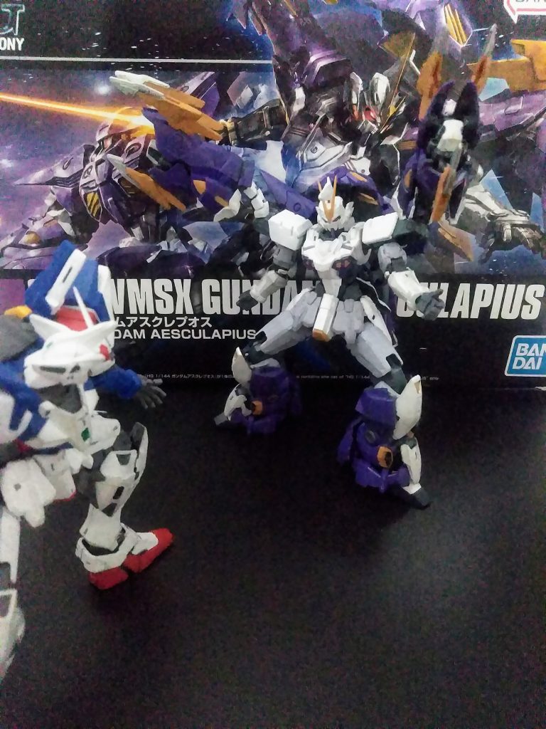 そして、コンナ風に「イかにも悪者」形態へ ホント、コウイウ感じが大好き😆💕この異形腕は「パイソン クロー」と云う名前です。 おっ!此処で「蛇使い座⛎」の設定回収ですね🤔 そして「ズゴックよろしく」の異形腕の中央に「ラピッド ショットというビーム バルカン × 4 」が内蔵されているそうな😆