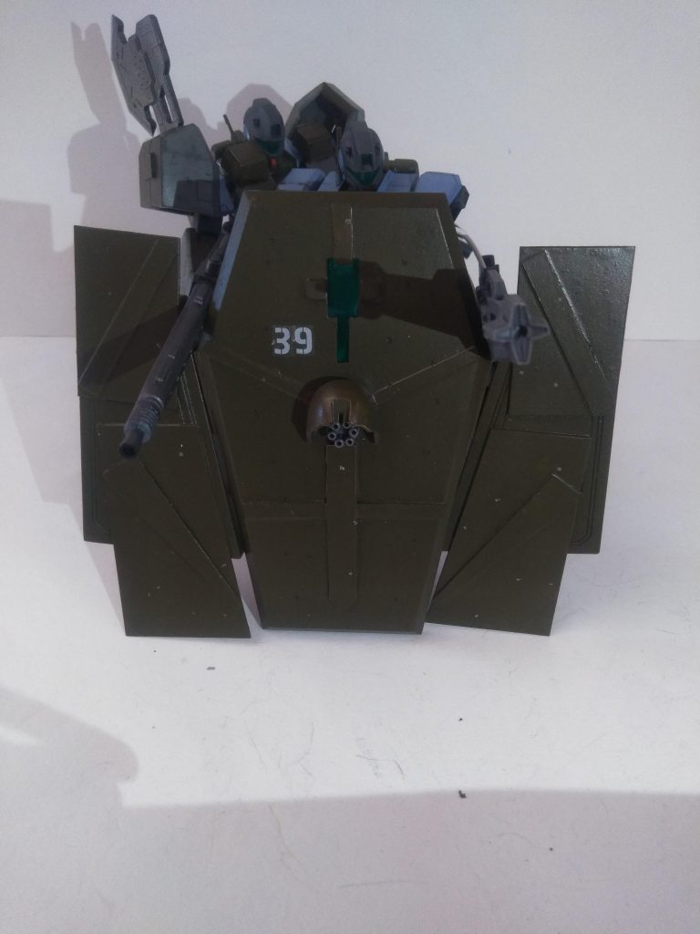 戦闘スタイルはこんな感じ🎶😆シールド中央に「ガトリング ガン」を仕込んでみました😋