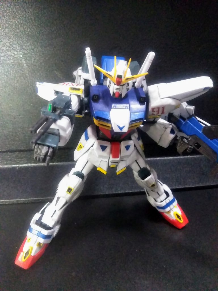 プラモ展開は4種類だと記憶❓🤔 しかし自信はない❗😤                    「コミックボンボン」にて漫画連載もしていた模様です🤗「右腕部にマシンキャノン❓」の様な武装が標準固定🧐                       マニュアルがないのでよぅ解らん😵🌀
