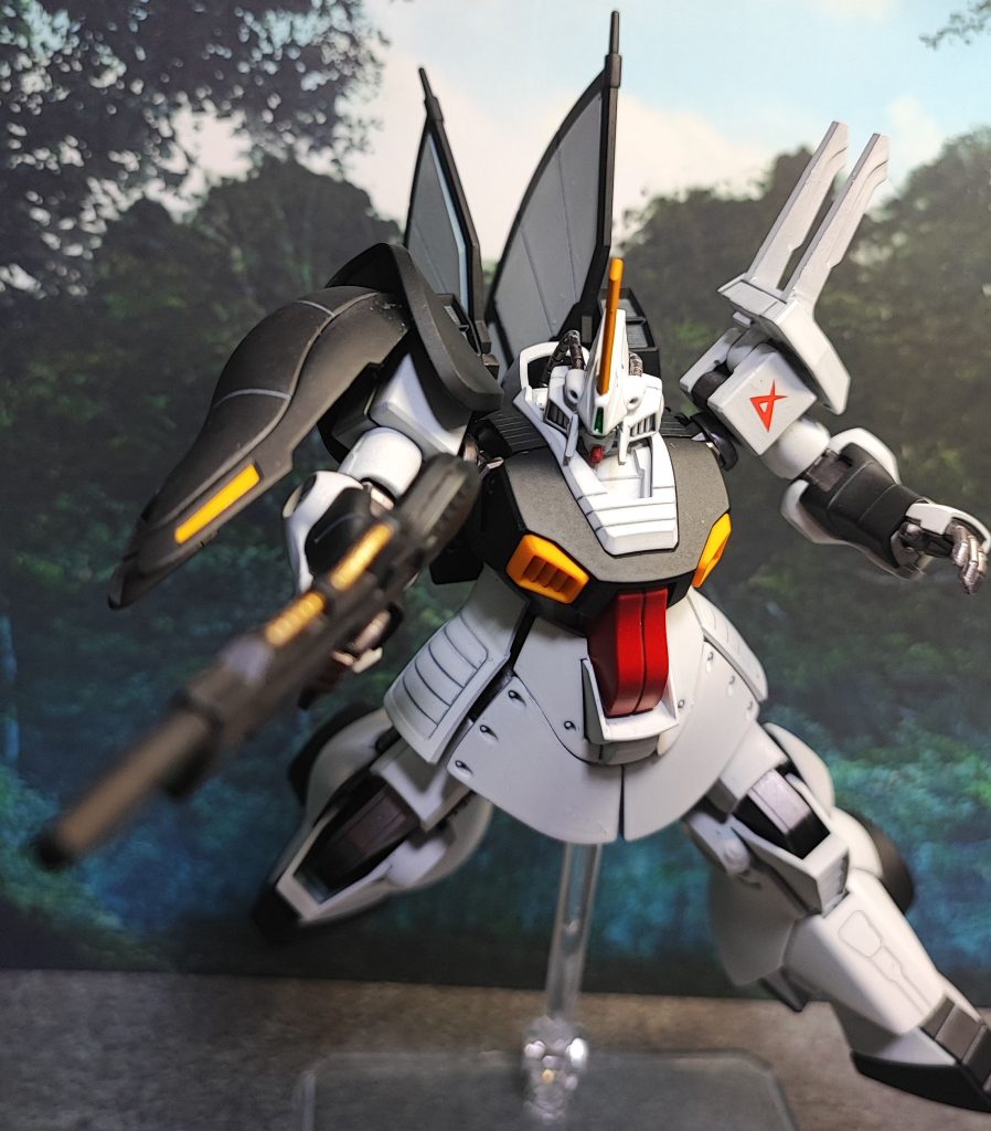 ビーム・ライフル ポージングかなり動きづらそうなプロポーションですが、可動域は思ったよりも全然動きますね!