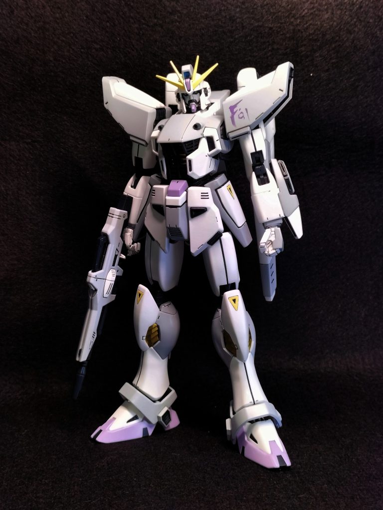 部分塗装中に立派なヒゲがあることに気づき、ガンダム紳士となっていただきました！ん〜マンダム！！↑意味不明ww  