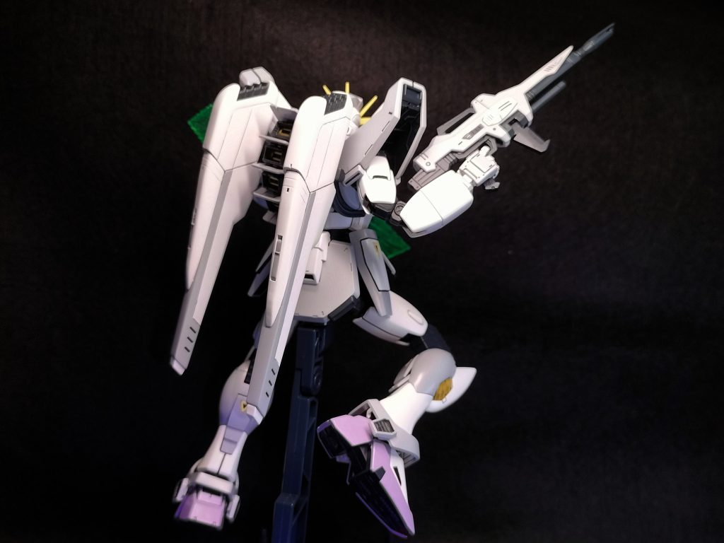 最初はプリクエル目指して塗装してたのですが、あまりにつまらなかったので好きなように塗装した結果、下半身以下のグレイ部分が蛇足となってしまいましたwwいやぁ〜残念なグレート 