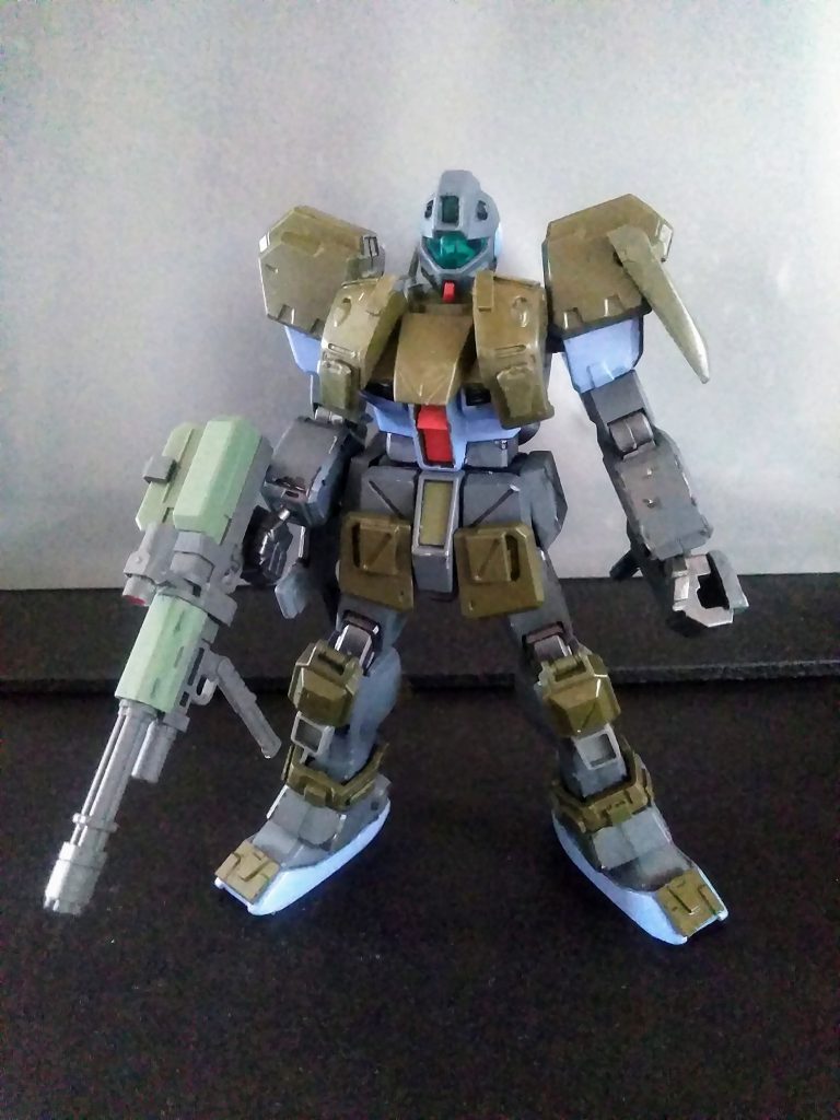 『アルカード中尉率いるダディズ プリーチ小隊』が所属する【第105機動突撃戦隊】 その艦隊に【サラミス級 《ユーヤッチャイナ》 】は配備されています。 そして搭載MS小隊のパイロットに《サン・マ・ノスミヤキ中尉》が居ります。今回はそんな彼の搭乗機体をご紹介😤