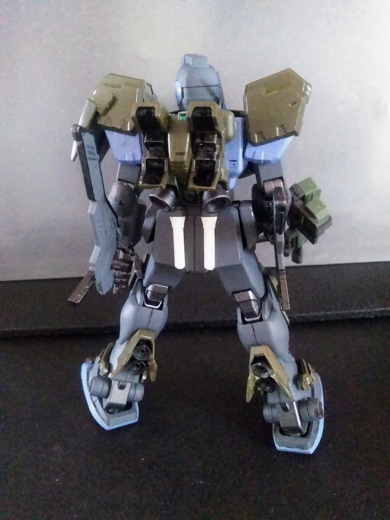 ジム・コマンド転用による《サン・マ・ノスミヤキ中尉(妄想 秋の風物詩 戦士)》搭乗機体 ご覧の通りに「増加装甲」を装着😆 激戦下での「切り込み隊長」を務めます😤