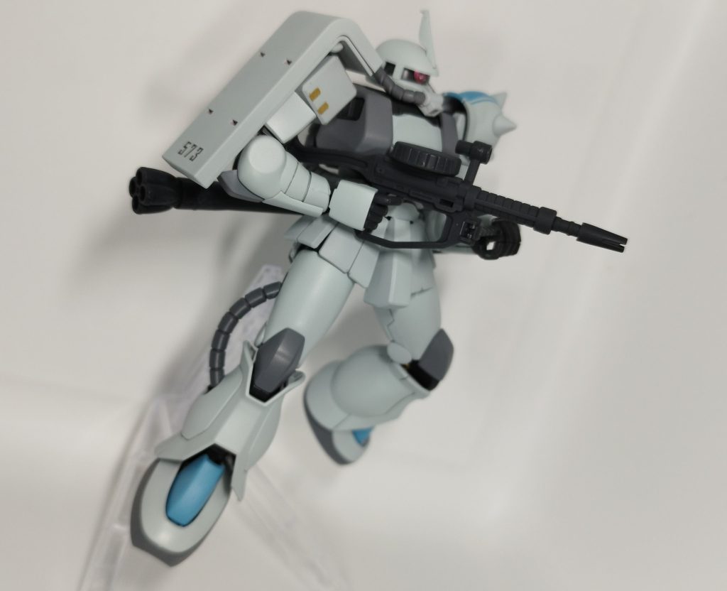 シールドのロゴはガンダムデカールのユニコーン汎用から数字だけ使用