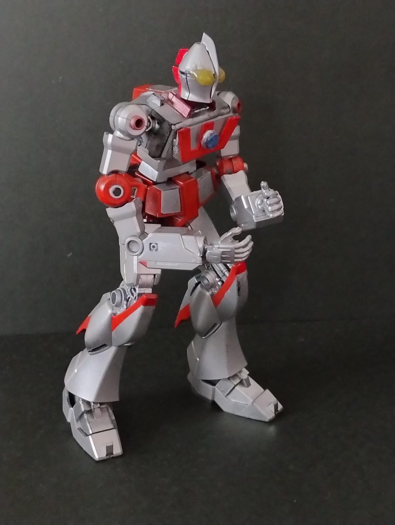 胸部はプラバンで厚みをつけました。