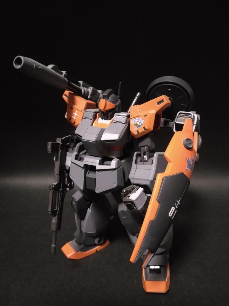 ジムカスタムにチョバムアーマーを着せ、GP00で得た、加速性能、長距離射撃性能等を追加させた機体。