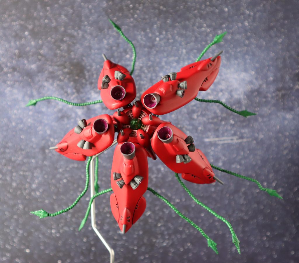 テンタクラーロッド（触手）は、銅線にビーズを入れて作成しました。