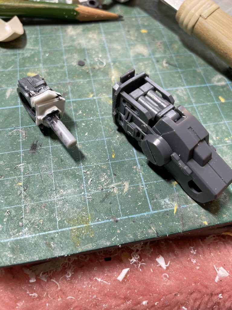 太もももロール可動できるように改造