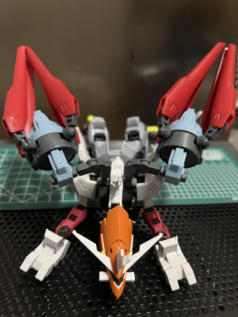 ボツ案。モンハンのバルファルクっぽくしようとするも重すぎたのとデザインが浮いた為、ボツに