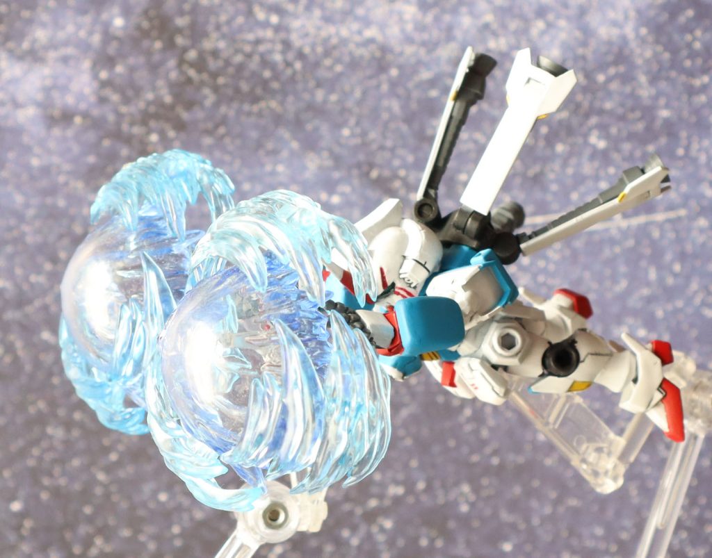 クロスボーンガンダムX3は、MSアンサンブルのクロスボーンガンダムX１を改造して作成しました。