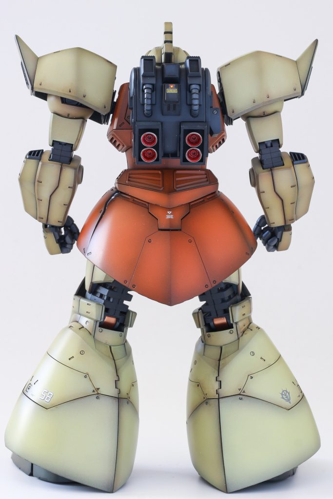 全身グラデ塗り+キット情報量の多さもあったのでデカールは控えめにしました