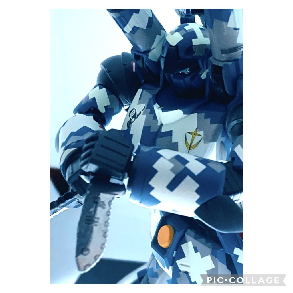 近接はナイフ。天パみたいな格闘は無理です