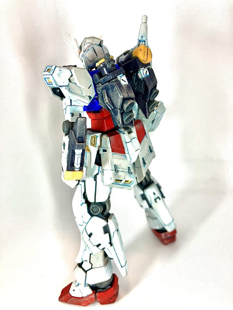 前は割とスッキリしてるのに、後ろ姿はマッチョな感じが好きです。