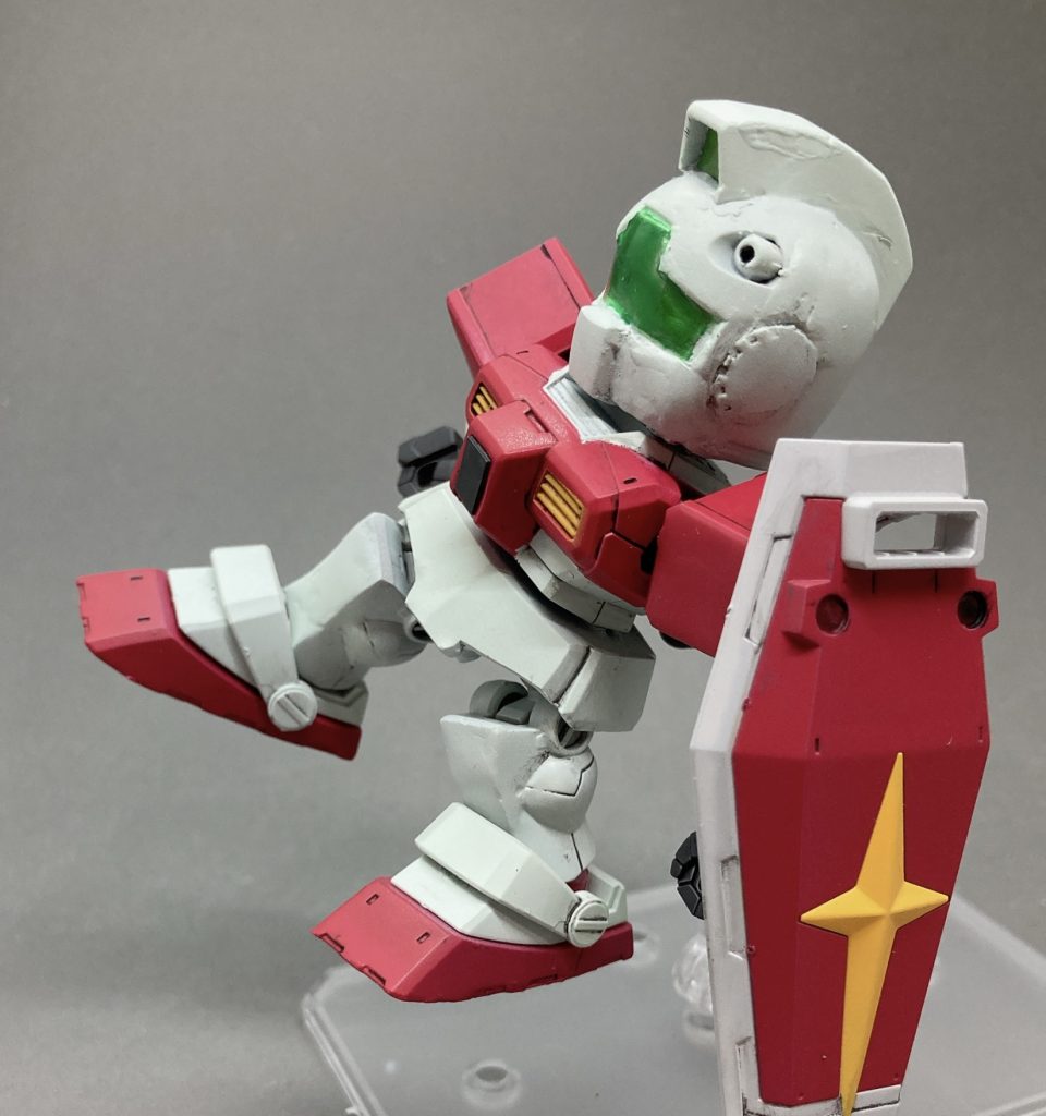 キックポーズを取らせようとしても、下半身の可動がイマイチなので上手く決まりません。よろめいてみえる…ので！！