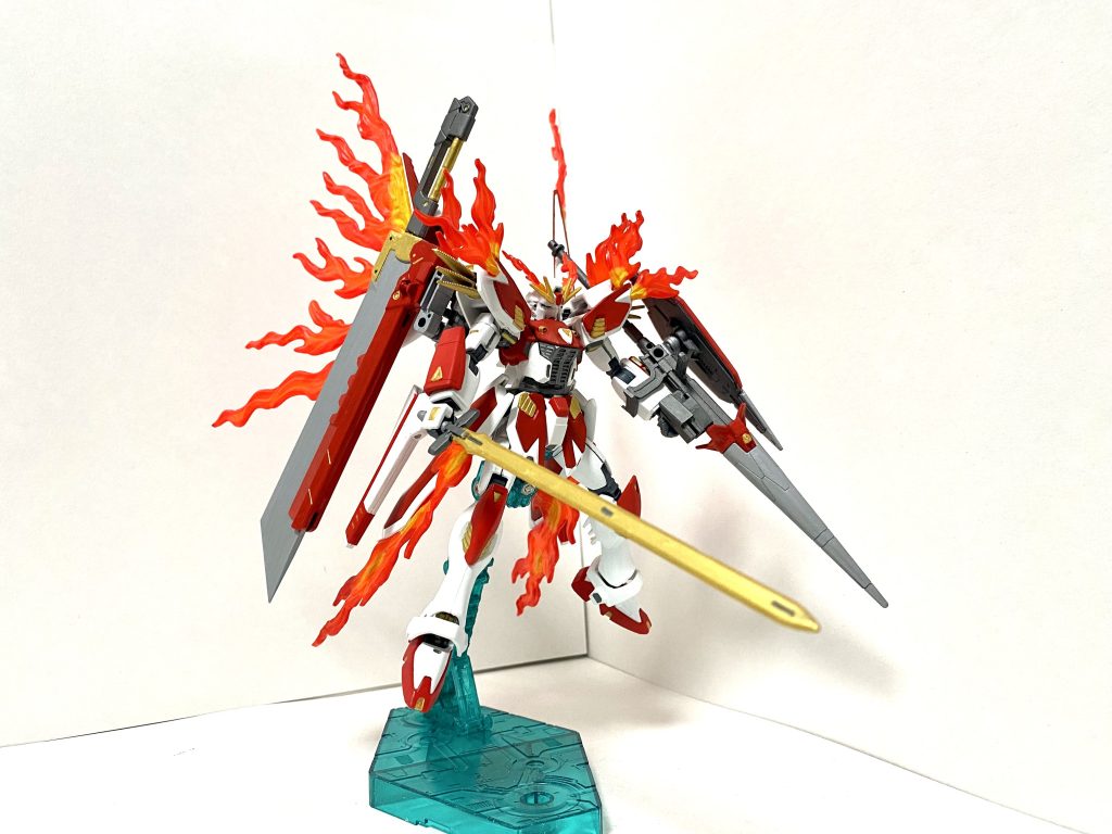 フル装備状態灼熱騎士F91もモチーフ