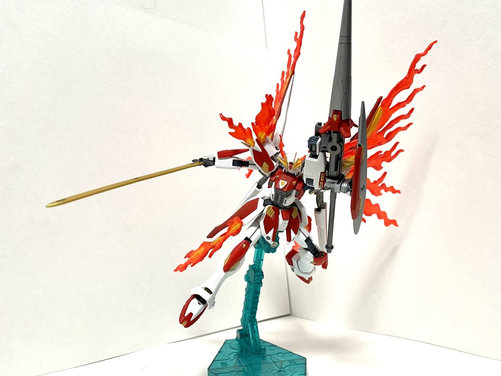 光の翼…炎の翼をはためかせ縦横無尽に駆け回るフレイムナインティワン