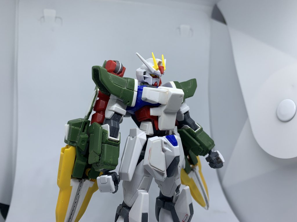 ドラゴンファングとストライクの肘関節を合わせるのが大変でした。