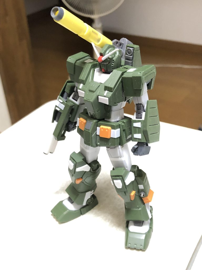 太腿部を2mm延長腿横のパネルライン変更何となくディテールアップしました