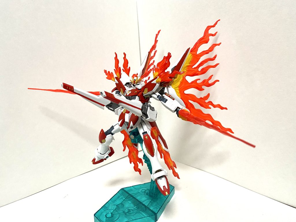 ヴェスバーも健在。手持ちの格闘兵装主体の為、腕部で保持して発射する機会は少ない。