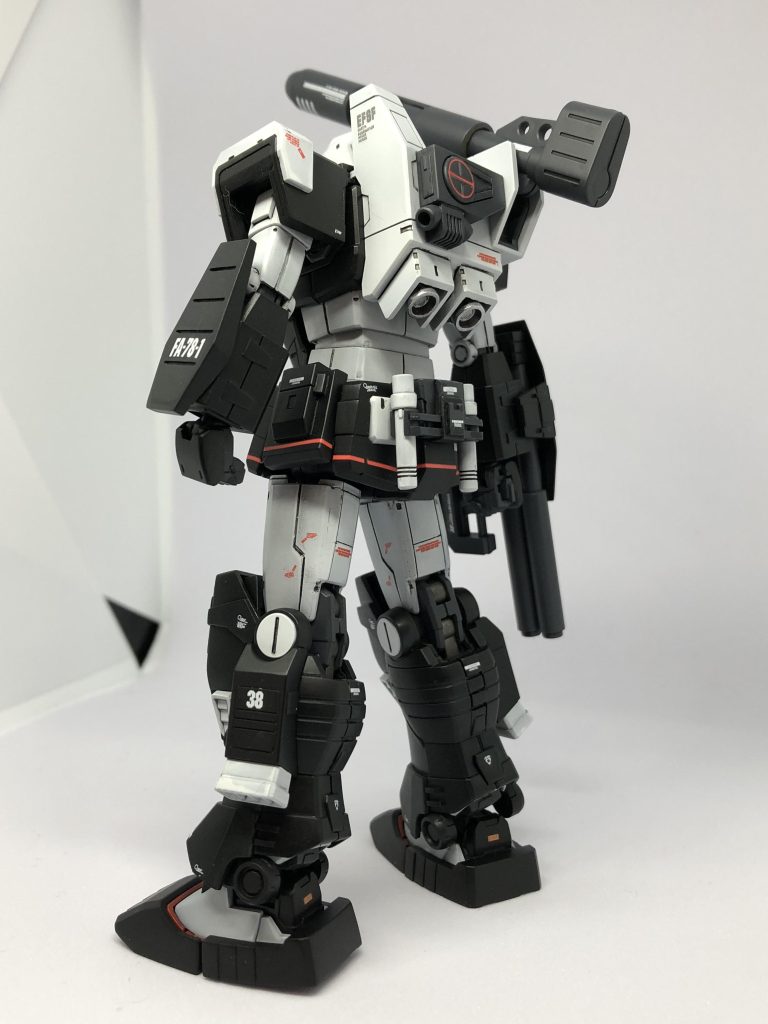 腰のサーベルラックは適当に自作