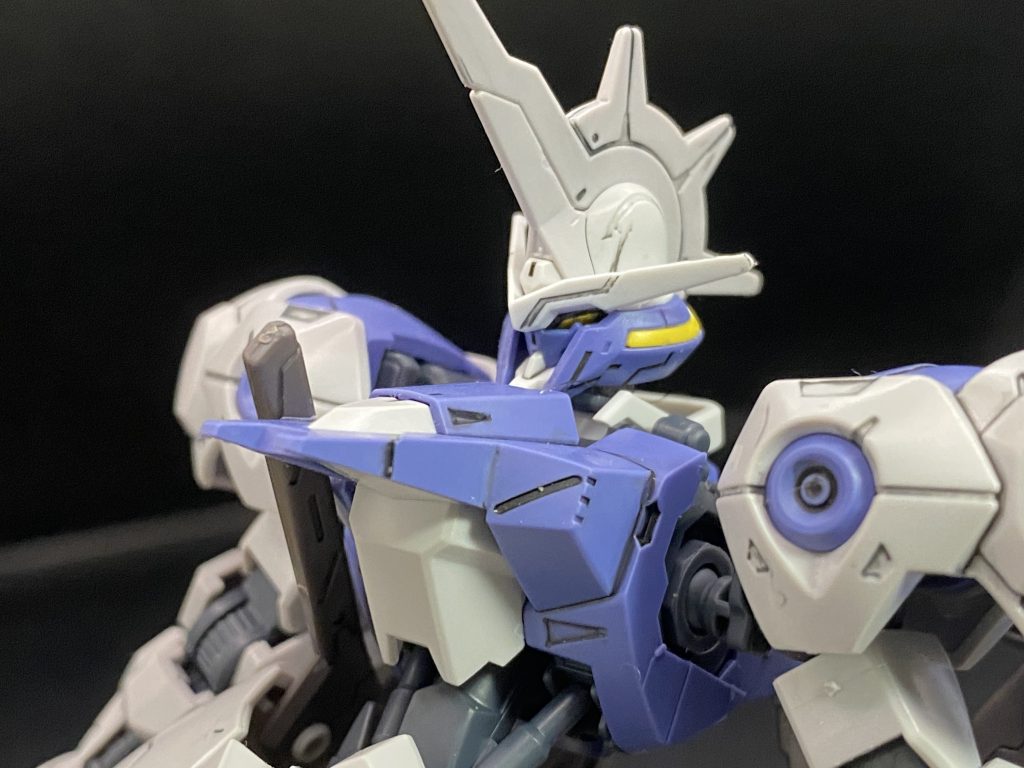 墨入れのみですがパーツわけが細かく十分な出来になります。次はこいつとあの機体をミキシングしたものを投下したいと思います。