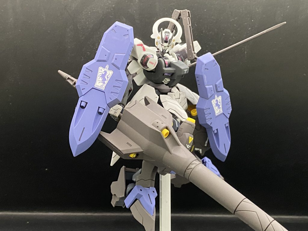 そしてドリルランスを構えてポーズ結構シュバルゼッテにも似合ってますね